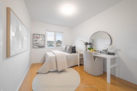 Photo 17 at 195 Equator Crescent, Vellore Village, Vaughan