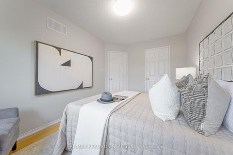 Photo 20 at 195 Equator Crescent, Vellore Village, Vaughan