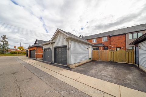 Photo 26 at 195 Equator Crescent, Vellore Village, Vaughan