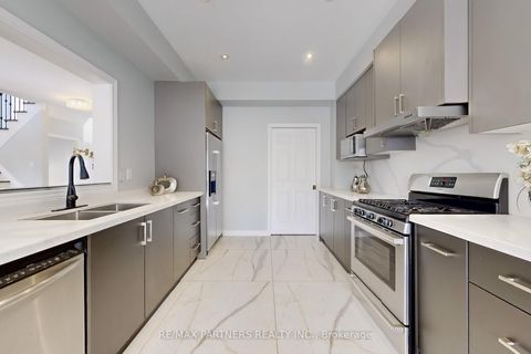 Photo 6 at 107 WORTHINGTON Avenue, Oak Ridges Lake Wilcox, Richmond Hill