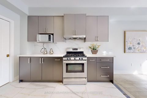 Photo 8 at 107 WORTHINGTON Avenue, Oak Ridges Lake Wilcox, Richmond Hill