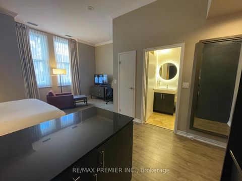 Photo 13 at 1105 - 1 King Street W, Bay Street Corridor, Toronto