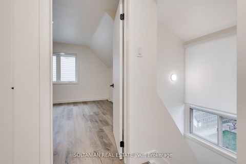 Photo 14 at 35 Cheshire Drive, Rosethorn, Toronto