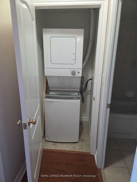 Photo 7 at 302 - 88 Promenade Circle, Brownridge, Vaughan