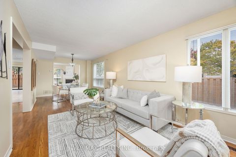 Photo 4 at 18 Samantha Circle, Doncrest, Richmond Hill