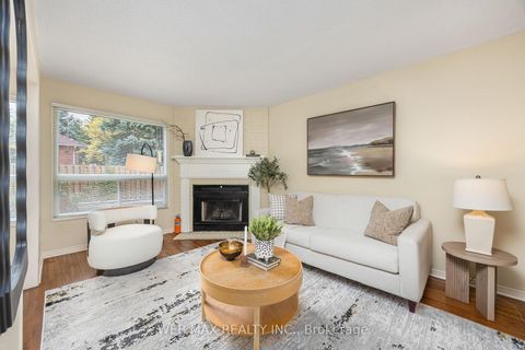 Photo 9 at 18 Samantha Circle, Doncrest, Richmond Hill