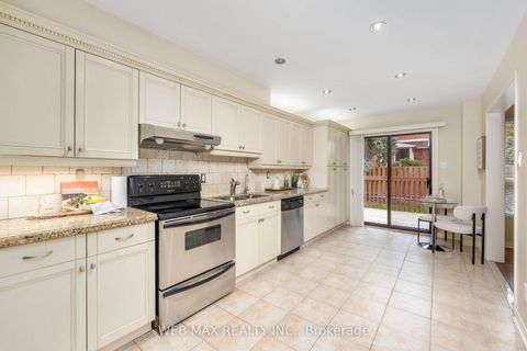 Photo 12 at 18 Samantha Circle, Doncrest, Richmond Hill