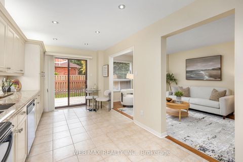 Photo 13 at 18 Samantha Circle, Doncrest, Richmond Hill