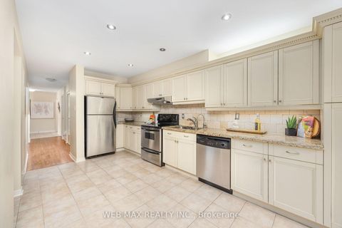 Photo 14 at 18 Samantha Circle, Doncrest, Richmond Hill