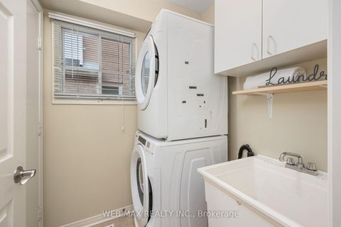 Photo 18 at 18 Samantha Circle, Doncrest, Richmond Hill