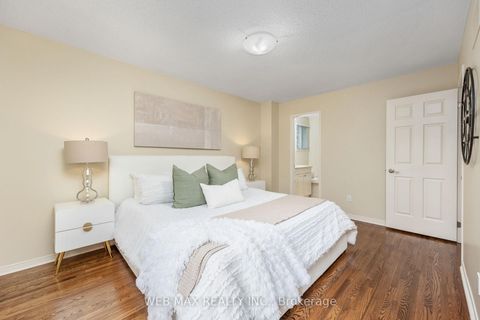 Photo 22 at 18 Samantha Circle, Doncrest, Richmond Hill