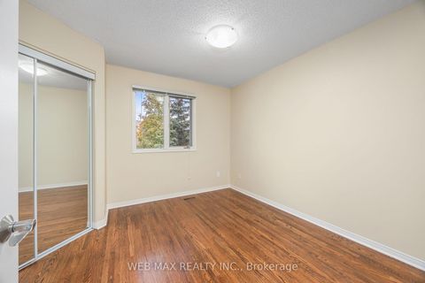 Photo 28 at 18 Samantha Circle, Doncrest, Richmond Hill