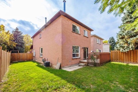 Photo 40 at 18 Samantha Circle, Doncrest, Richmond Hill