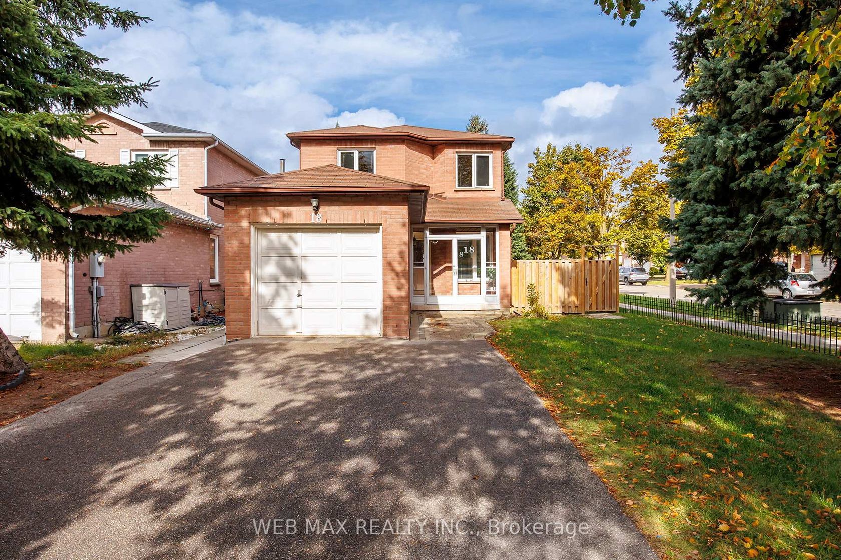 18 Samantha Circle, Doncrest, Richmond Hill photo number 2