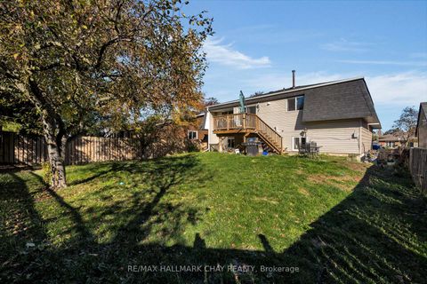 Photo 3 at 46 Carol Road, Allandale Heights, Barrie