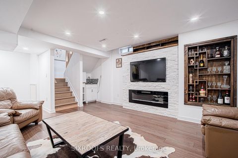 Photo 31 at 15 Longwood Avenue, Oak Ridges, Richmond Hill