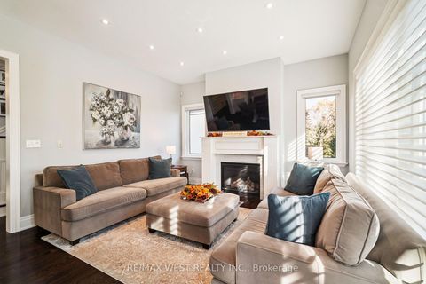 Photo 7 at 68 Walmer Road, North Richvale, Richmond Hill