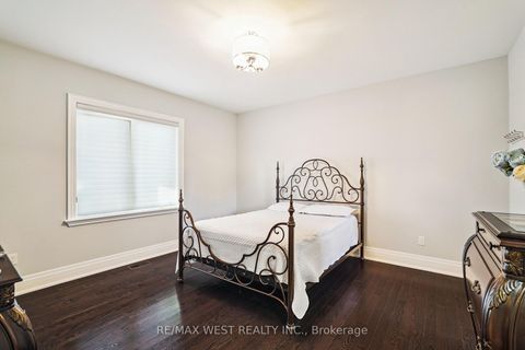 Photo 12 at 68 Walmer Road, North Richvale, Richmond Hill