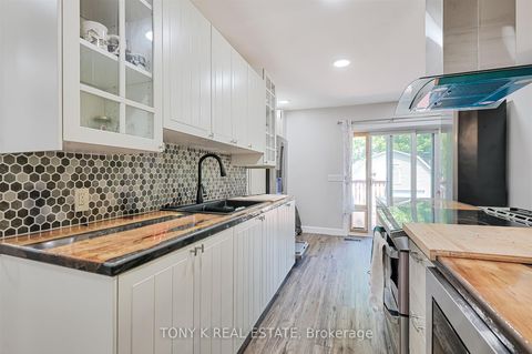 Photo 6 at 20 Granard Boulevard, Cliffcrest, Toronto