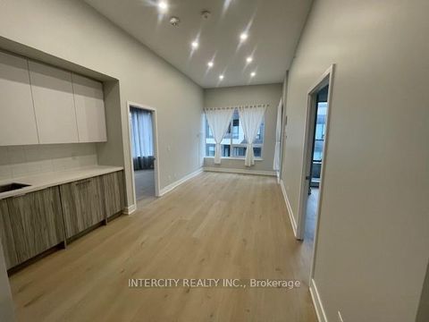 Photo 5 at 409 - 297 Oak Walk Drive, RO River Oaks, Oakville