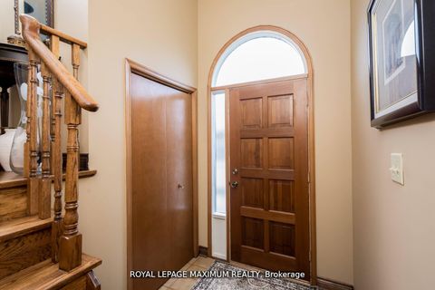 Photo 3 at 44 Flagstick Court, York University Heights, Toronto