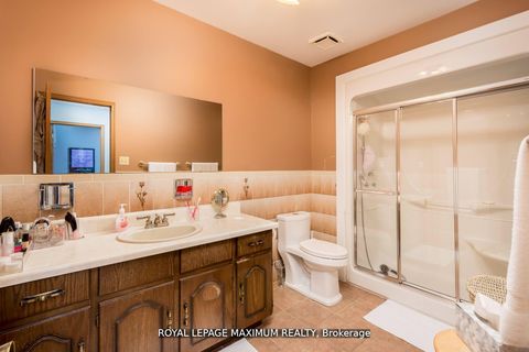 Photo 14 at 44 Flagstick Court, York University Heights, Toronto