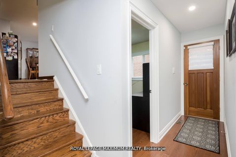 Photo 16 at 44 Flagstick Court, York University Heights, Toronto