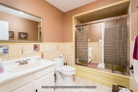 Photo 18 at 44 Flagstick Court, York University Heights, Toronto