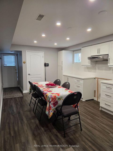 Photo 24 at 44 Flagstick Court, York University Heights, Toronto