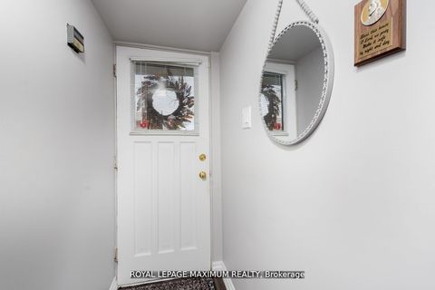 Photo 25 at 44 Flagstick Court, York University Heights, Toronto