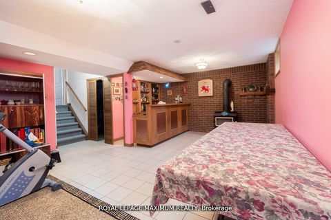 Photo 26 at 44 Flagstick Court, York University Heights, Toronto