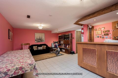 Photo 28 at 44 Flagstick Court, York University Heights, Toronto