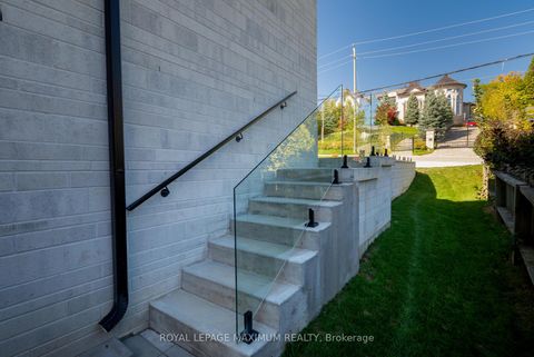 Photo 36 at 67 Davidson Street, Islington Woods, Vaughan