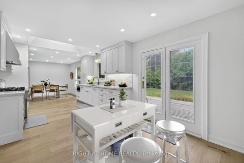 Photo 15 at 16 Mayvern Crescent, North Richvale, Richmond Hill