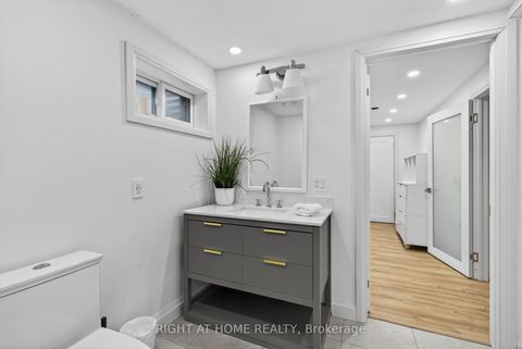 Photo 27 at 16 Mayvern Crescent, North Richvale, Richmond Hill