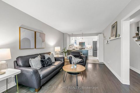 Photo 5 at 25 Castle Rock Drive, North Richvale, Richmond Hill