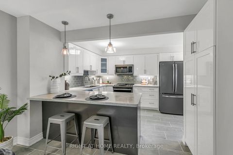 Photo 9 at 25 Castle Rock Drive, North Richvale, Richmond Hill