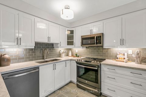 Photo 11 at 25 Castle Rock Drive, North Richvale, Richmond Hill