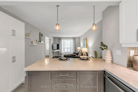 Photo 12 at 25 Castle Rock Drive, North Richvale, Richmond Hill