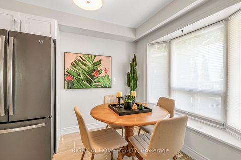 Photo 14 at 25 Castle Rock Drive, North Richvale, Richmond Hill