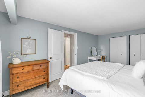 Photo 17 at 25 Castle Rock Drive, North Richvale, Richmond Hill