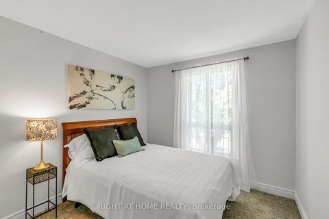 Photo 22 at 25 Castle Rock Drive, North Richvale, Richmond Hill