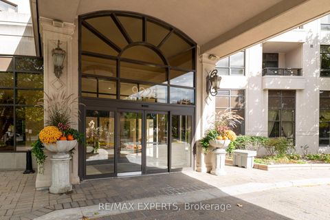 Photo 1 at 515 - 9225 Jane Street, Maple, Vaughan