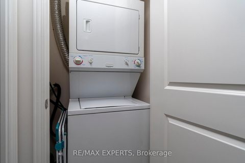 Photo 5 at 515 - 9225 Jane Street, Maple, Vaughan