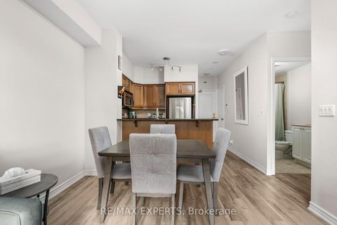 Photo 10 at 515 - 9225 Jane Street, Maple, Vaughan