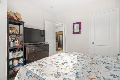 Photo 17 at 515 - 9225 Jane Street, Maple, Vaughan