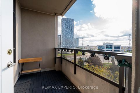 Photo 19 at 515 - 9225 Jane Street, Maple, Vaughan