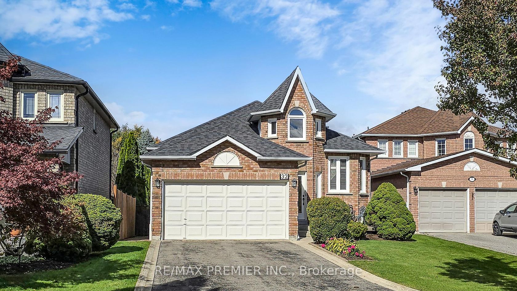 32 Veneto Drive, Vaughan Grove, Vaughan photo number 2