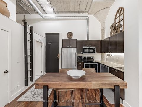 Photo 7 at 223 - 637 Lake Shore Boulevard W, Niagara, Toronto