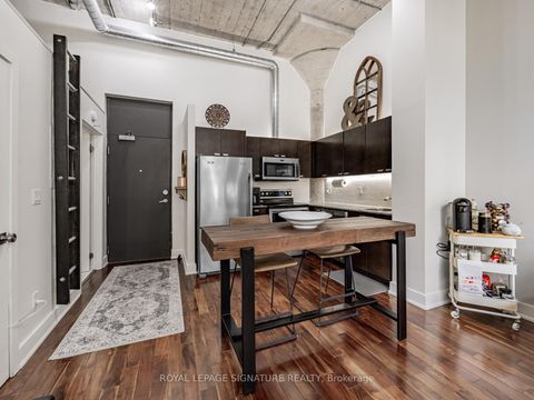 Photo 8 at 223 - 637 Lake Shore Boulevard W, Niagara, Toronto